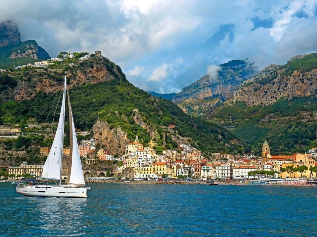 Yachtcharter Italien: Golf von Neapel und Amalfiküste
