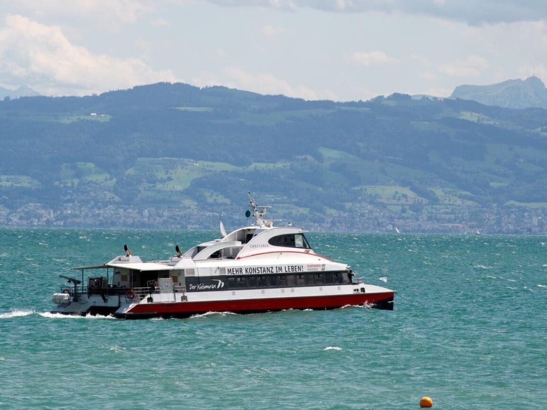 Fähre versenkt Yacht auf dem Bodensee