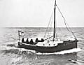 1925 stoßen die ersten gedeckten Motorrettungsboote zur Flotte, hier die „Hamburg“.