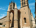 Das gewaltige Eingangsportal der Cathédrale Saint-Pierre in Montpellier