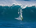 Einmal in Jaws zu surfen, das stand auf Macieks Bucket List, als er nach Maui flog – und er hatte Glück, einen perfekten Tag zu erwischen.