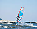 Auf Freemove- oder Freestyle-Waveboards machen Segel  wie das GA-Sails Hybrid am meisten Sinn. Damit sind  auch Loops locker drin