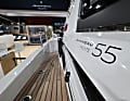 Wie alle Neuentwicklungen der vergangenen vier Jahre hat auch die Jeanneau Yachts 55 vom Cockpit aus stufenlos begehbare Seitendecks