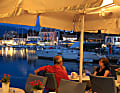 Traumhafte Abendstimmung im Hafen von Fiskardo auf Kefalonia