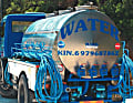 Trinkwasser und auch Diesel wird in kleineren Häfen oft per Tankwagen angeliefert. Die Fahrer kommen gegen Nachmittag und am nächsten Morgen an die Pier, oder man ruft an 