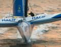 Mit 850,68 Seemeilen stellte der 100-Fuß-Tri "Macif" im Jahr 2017 einen Rekord für die schnellste Einhand-Weltumsegelung auf