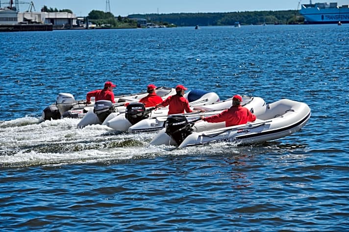   Laufen bei Vollgas etwa 30 km/h: Vier Schlauchboote im BOOTE-Test.