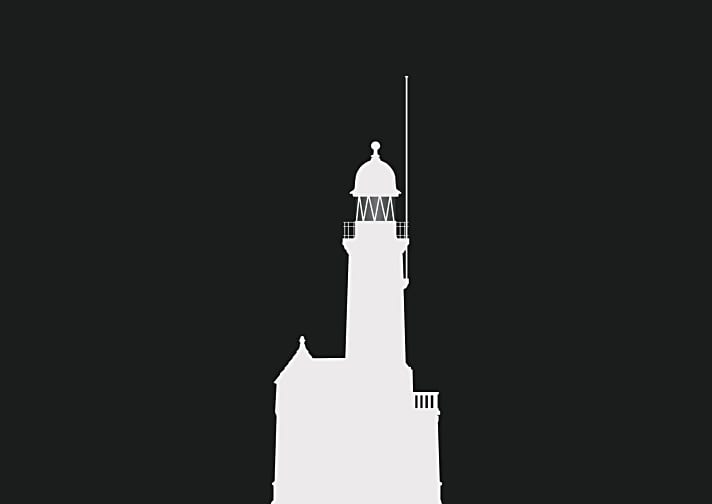   1895 trat dieser Leuchtturm seinen Dienst an – mit der Eröffnung jenes noch heute bedeutenden Kanals, deren östliche Zufahrt er bezeichnet.
 
 A: Bremerhaven Oberfeuer
 B: Brunsbüttel Mole 1
 C: Kiel-Holtenau
 D: Emden Westmole