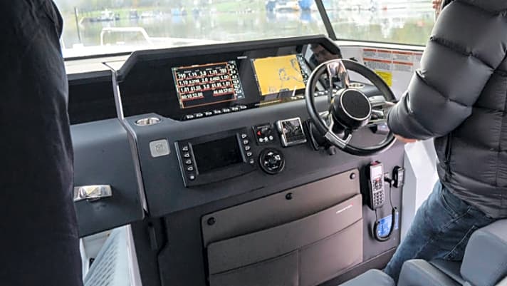 Die digitalen Bedienpaneele mit Touch-Funktion wurden aus dem Bereich der Nutzfahrzeuge adaptiert