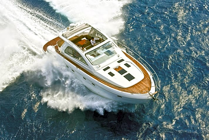 Nominiert als „European Powerboat of the Year 2012“: Bavarias Sport 43 HT. | T.