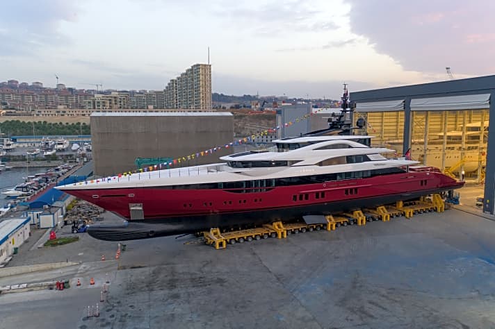„Leona“ in der West Istanbul Marina: Das Exterior entwickelte Unique Yacht Design aus Antalya.