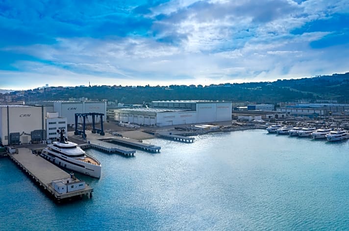 In Ancona entstehen auf 80 000 Quadratmetern Yachten von CRN, Custom Line sowie Metallformate von Pershing und Riva.