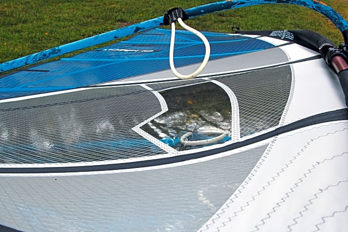  Morpho Sails mit flachem Profil und einem Fenster aus PVC