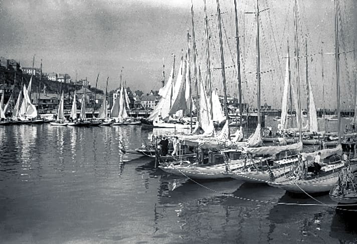   Kurz vor Kriegsausbruch dominieren die Seefahrtkreuzer von Marine und Luftwaffe die Flotte der Teilnehmeryachten im Helgoländer Hafen