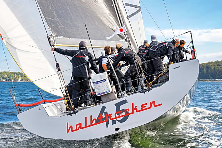   Regelmäßig unter den Top-Booten der Kieler Woche: Michael Berghorns Crew auf der "Halbtrocken 4.5"