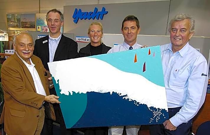   Gemälde für die Tsunami-Opfer 2004: Costa, YACHT-Redakteur Uwe Janßen, Weltumseglerpaar Pieper/Schubert, Blauwasser-Pionier Bobby Schenk (v. l.)