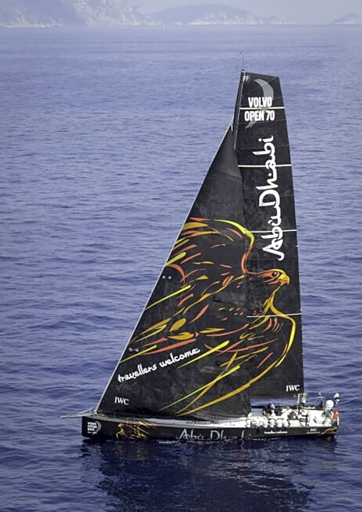   Mit dem schwarzen Falken über den Köpfen: Abu Dhabi Ocean Racing