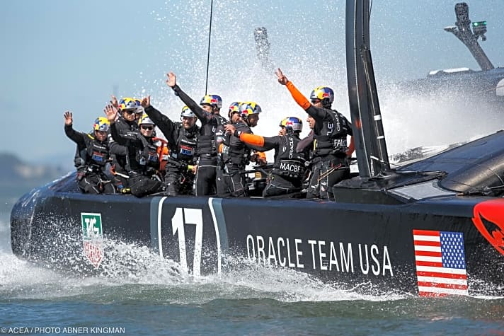   Segeln auf der Siegerwelle: Oracle-Steuermann James Spithill und seine Crew