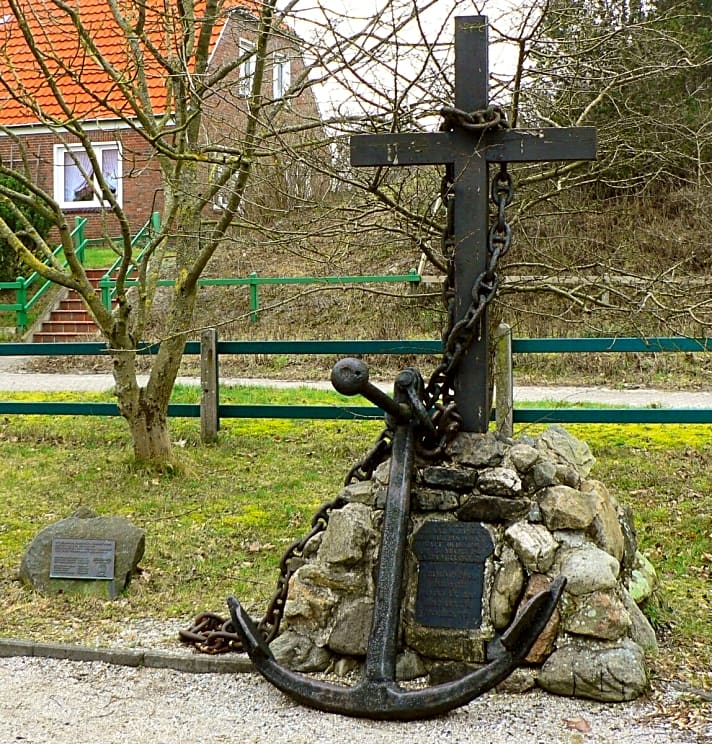   Der Anker der „Johanne“ an der Gedenkstätte der Katastrophe auf Spiekeroog