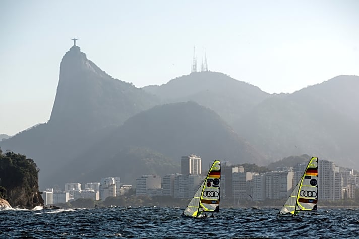   Training vor der Testregatta im Olympiarveier von Rio zu Füßen der Erlöserstatue Christo Redentor