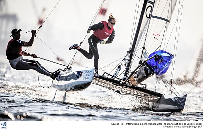   Endspurt im Kampf um die letztmögliche Olympiafahrkarte für den deutschen Segelsport: Paul Kohlhoff und Carolina Werner in Action auf ihrem Nacra 17