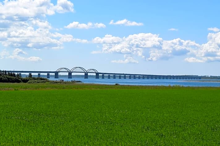   Die Storstrømbrücke hat eine Durchfahrtshöhe von 26 Metern