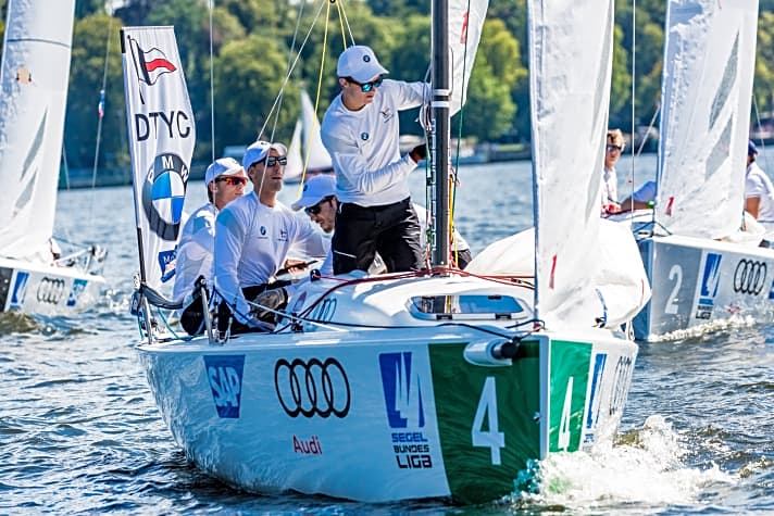   Mit dem Sieg in Berlin auf Titeljagd: das Team des Deutschen Touring Yacht-Clubs