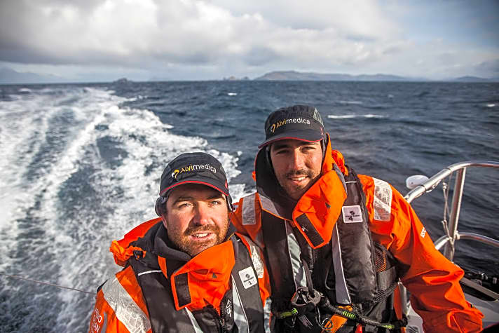   Bei der letzten Auflage des Volvo Ocean Race als Newcomer mit dem Team Alvimedica gar nicht mal so schlecht: Charlie Enright und Mark Towell. Jetzt führen sie das Team Vestas 11th Hour Racing um die Welt – Charlie Enright als Skipper, Mark Towill als Teamchef