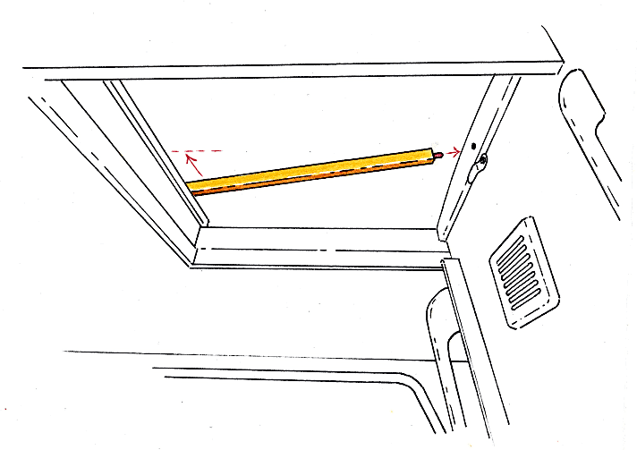   Zwischen Vorderkante und Abschlussleiste wird ein einfaches Stück Holz zum Einbruchschutz