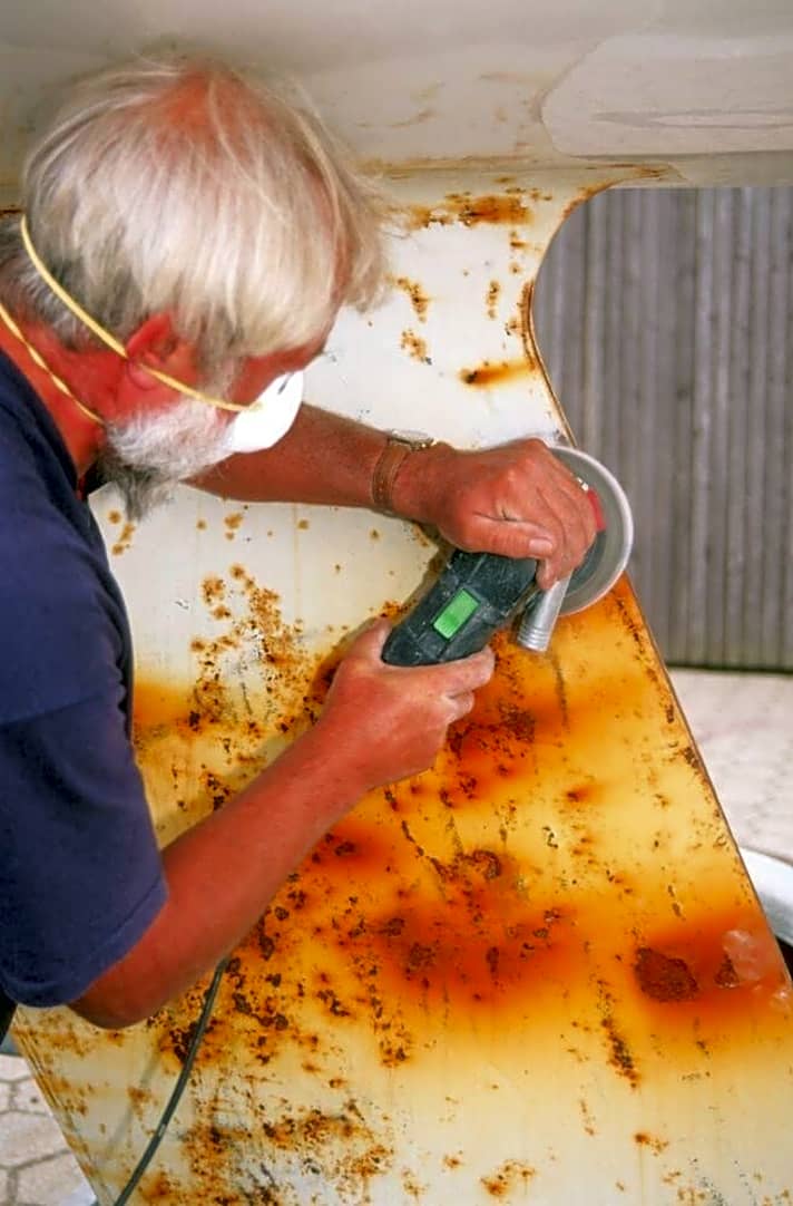 Saisonstart Special: Antifouling erneuern, Schäden am Rumpf sanieren ...