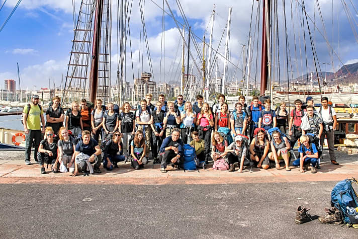   Die Teilnehmer des ersten Ocean-College-Törns bei ihrer Rückkehr mit der "Regina Maris" in Amsterdam