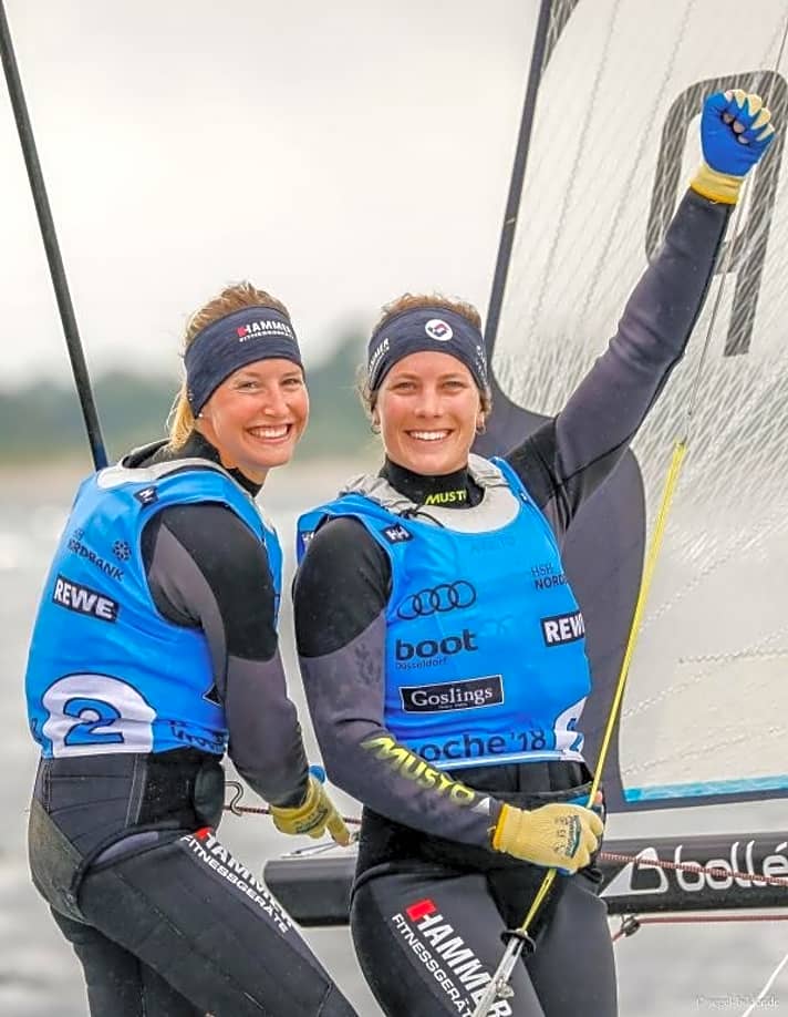   Bei der Kieler Woche 2018 segelten Tina Lutz und Susann Beucke im 49erFX auf Platz zwei. Mit ihnen ist wie auch mit ihren Teamkameradinnen Victoria Jurczok und Anika Lorenz auch in diesem Jahr zu rechnen