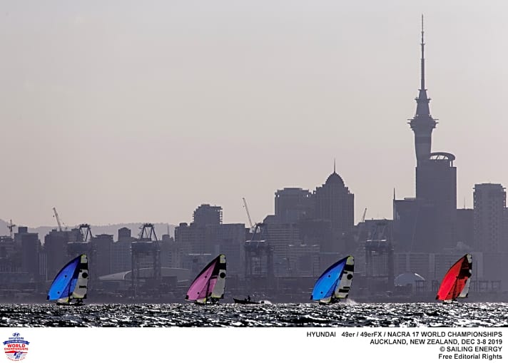   Die WM für 49er, 49erFX und Nacra 17 findet vor der Kulisse der neuseeländischen "City of Sails" statt