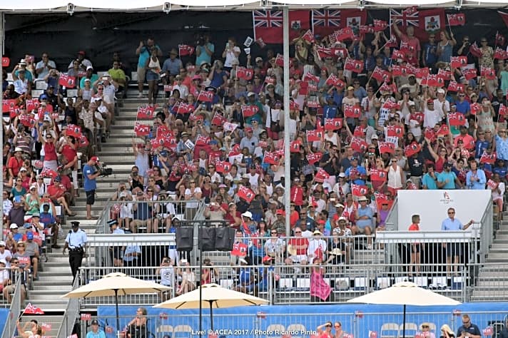   Welchem Team die Herzen der Fans auf Bermuda gehörten, zeigen die Flaggen deutlich: den eigenen Helden vom Team BDA