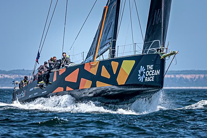   Litauens Team AmberSail 2 verteidigt nach dem ersten Drittel der Ocean-Race-Europe-Premiere Platz zwei in der Gesamtwertung der VO65-Yachten