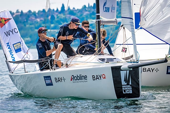   Die Crew vom Württembergischen Yacht-Club eröffnete die Liga-Saison 2021 mit Platz zwei auf dem Bodensee erfolgreich
