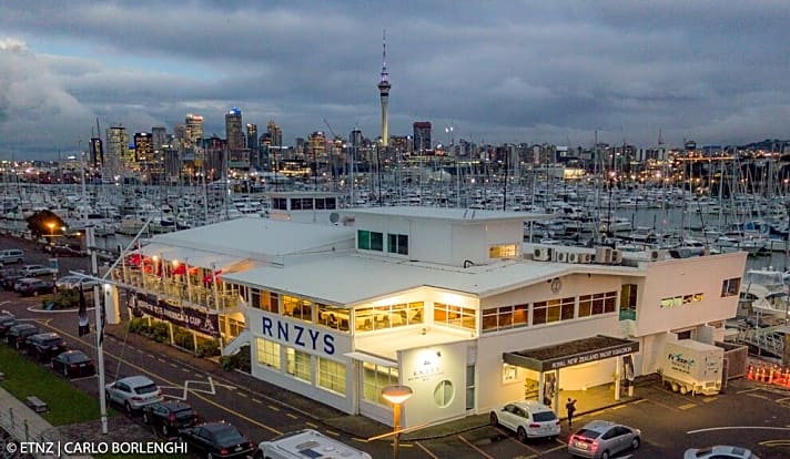   Herzschlagkammer des aktuellen nationalen neuseeländischen Tauziehens um den besten Kiwi-Weg in die Cup-Zukunft: das berühmte Clubhaus der Royal New Zealand Yacht Squadron