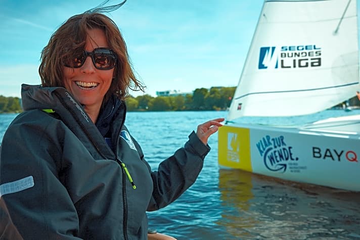   Stellte das segelsportliche Nachhaltigkeitsprojekt "Klar zur Wende" in Hamburg vor: die zweimalige Olympia-Teilnehmerin, 470er-Weltmeisterin und Unternehmerin Kathrin Adlkofer