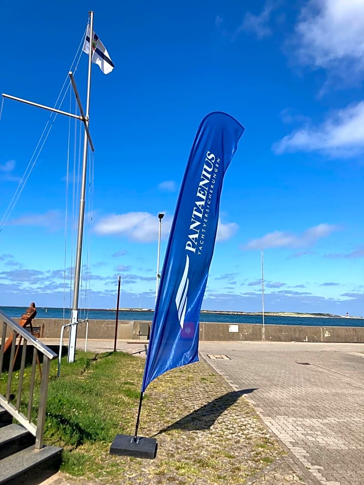   Die ersten Nordseewoche-Flaggen wehen bereits auf Helgoland