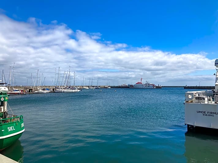   Der Helgoländer Hafen ist bereit für die Teilnehmer der Nordseewoche …