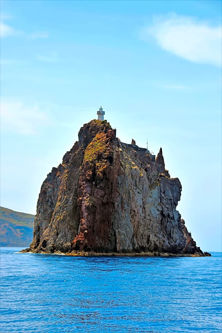   Strombolicchio: der "kleine Stromboli" vor der Küste des großen
