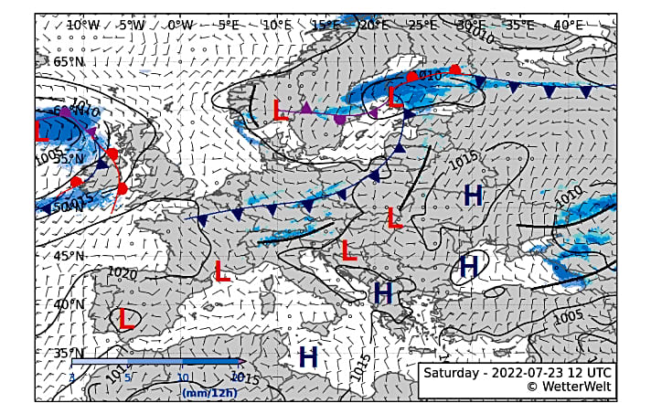 Beispiel einer Bodendruckkarte für Europa mit Hochs und Tiefs, Fronten, Windpfeilen und Niederschlägen