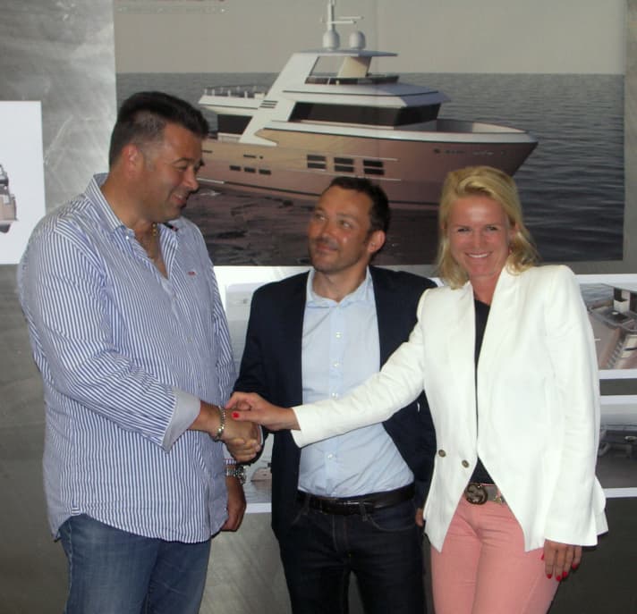 Neues Team: Acico Yachts-Chef Christian Bolinger (Mitte) mit Claudia und Albert Drettmann. | n.
