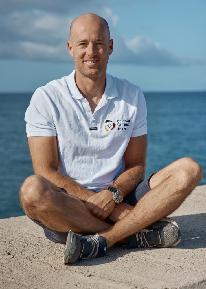 Bereit für die anstehenden Herausforderungen: Sebastian Kördel in der iQFoil-Aufbruchzeit als neues Mitglied im Olympiakader des Deutschen Segler-Verbandes