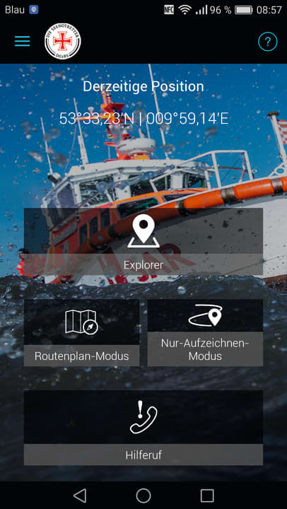 Die App bietet Wassersportlern die Möglichkeit, die Seenotretter auf Knopfdruck direkt zur eigenen Position zu lotsen.