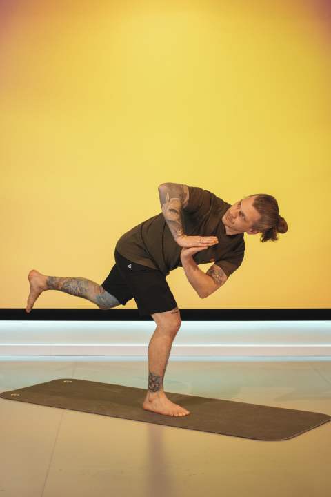 Yoga for windsurfers and wingfoilers