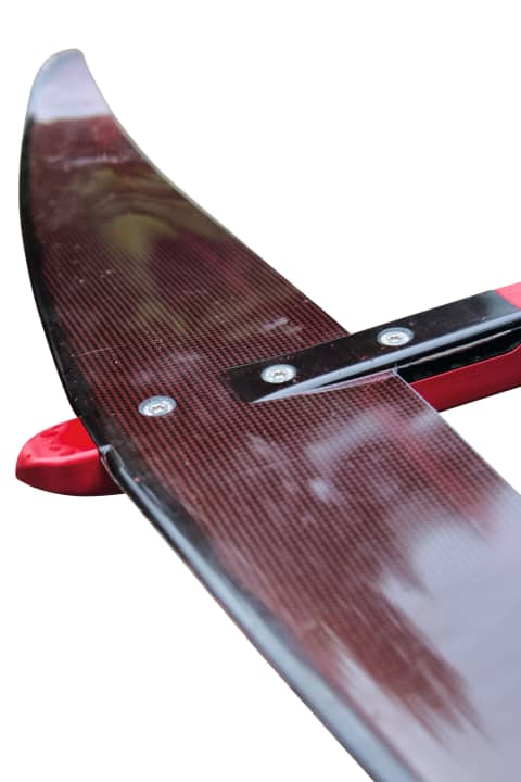  Edel gefinishte­ Carbonflügel (Frontflügel mit 82er Spannweite) sitzen beim 4 All Complete Foil auf einer 101 Zentimeter langen Fuselage. Der 95er Carbonmast passt für Deep-Tuttleboxen.