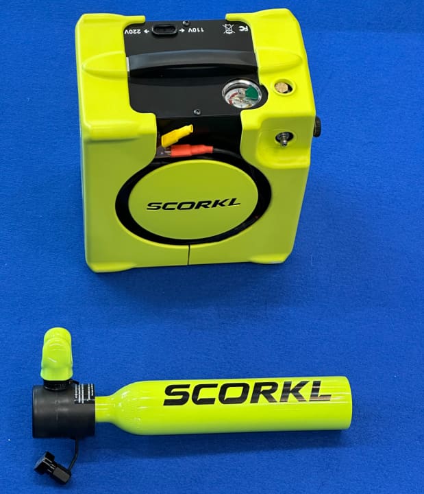 Elektrischer Kompressor und Mini-Tauchflasche von Scorkl