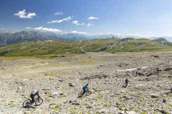 From the glacier to the Rhine