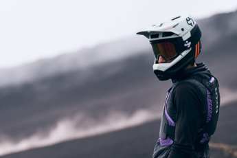 Rose-Jersey, Sweet-Helm & Fox-Allwetter-Schuhe in Gefahr